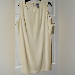sleeveless, off-white shift dress by Jacqueline Ferrar size 14